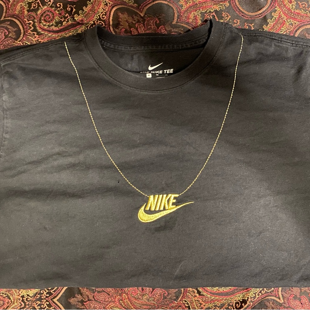 Nike chain t shirt